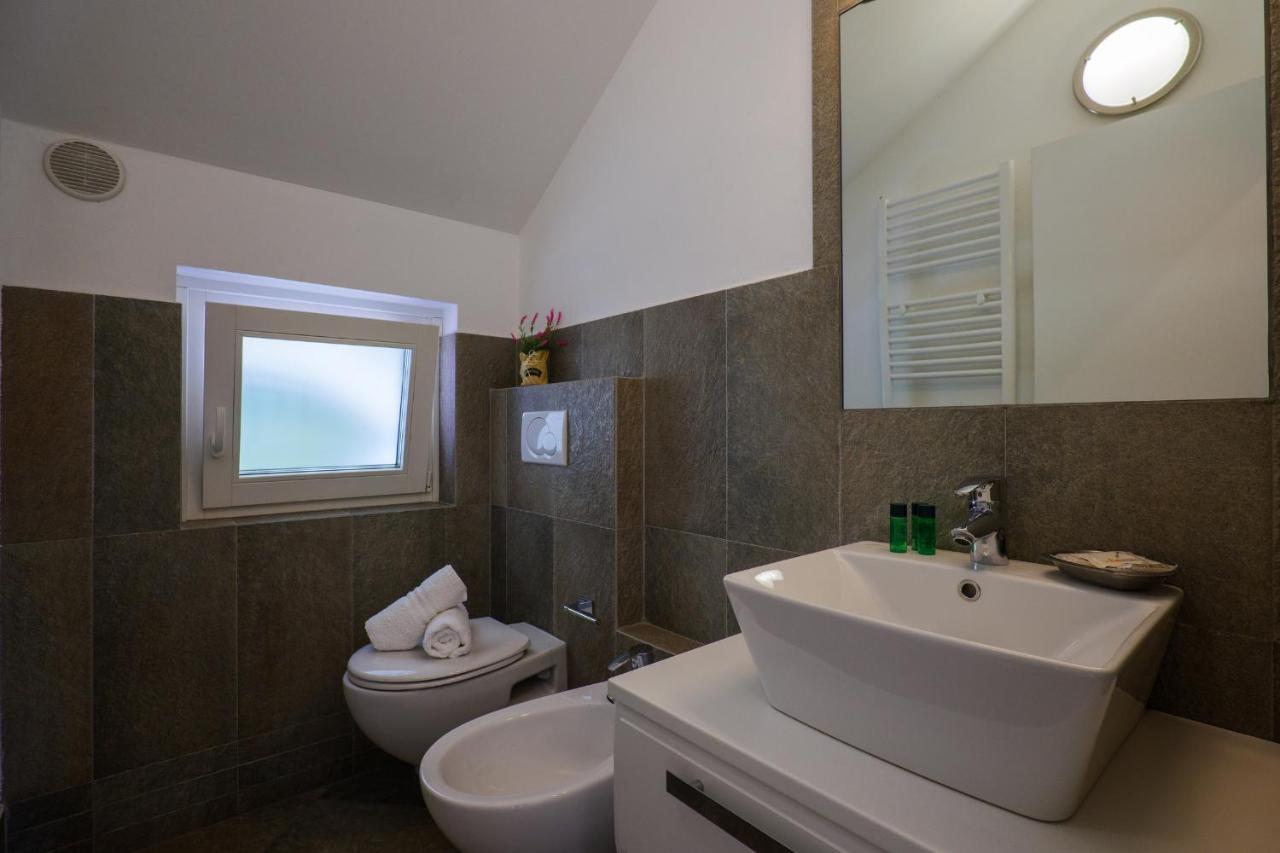 Residence Girasole Casa Gialla Коліко Екстер'єр фото